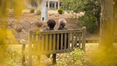 Las desigualdades de género se acentúan con la edad - Sociedad, Actualidad